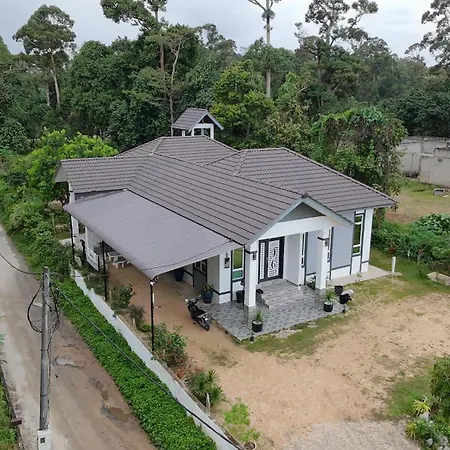 Dhuha & Dharyl'S Staycation Kota Bharu Exterior photo